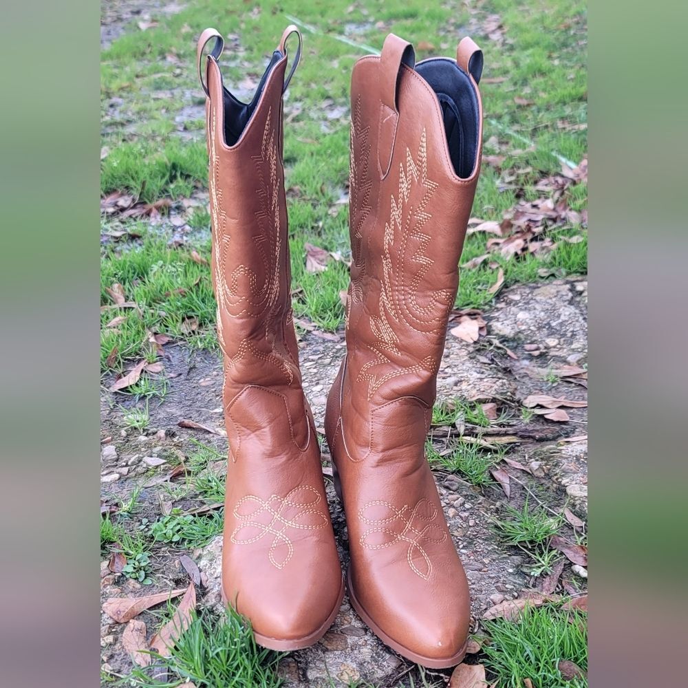 Brown Western Embroidered Women's Boots - Picture 3 of 6